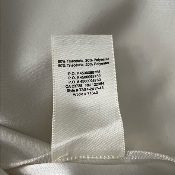 Aritzia Wilfred Boscono VNeck Satin Camisole in Avorio NWT - Picture 7 of 11